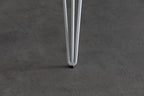 Detail van Nordstahl Hairpin bankpoten wit