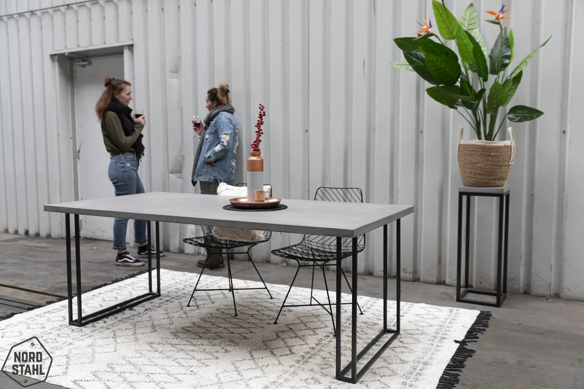 Nordstahl Twin U leg tafelpoten in modern interieur